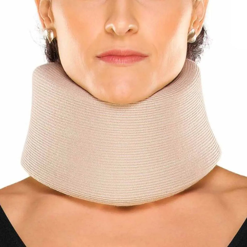 COLAR CERVICAL DE ESPUMA NOTURNO BEGE